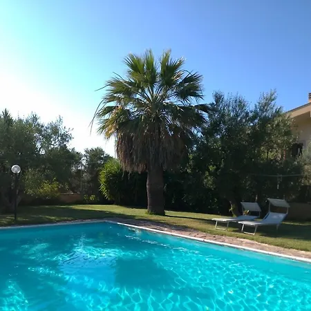 住宿加早餐酒店 La Ginestra 特拉尼