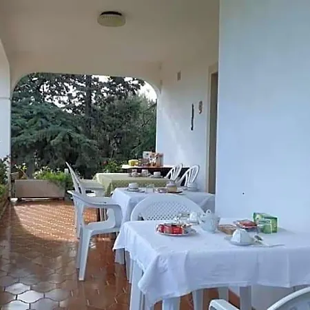 La Ginestra Bed & Breakfast 4*